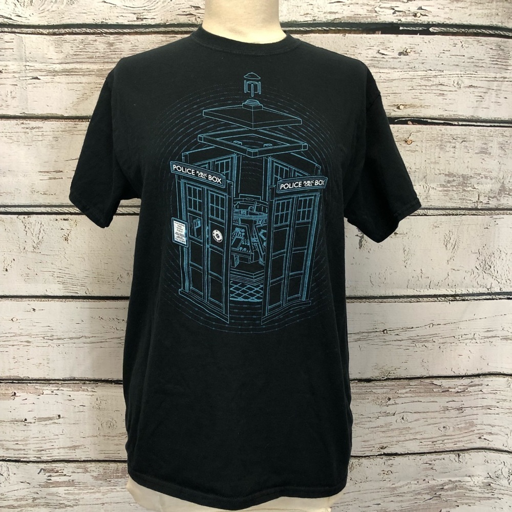 Dr Who Tardis Graphic Tee Size Medium